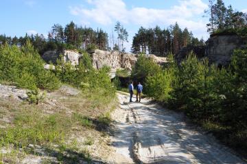Besichtigung eines Steinbruchs in Józefów, in dem seit Jahrhunderten Baumaterial gewonnen wurde -  Sandstein. 