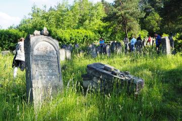 Kirkut w Józefowie, założony w XVIII wieku, jest jednym z najstarszych zachowanych cmentarzy żydowskich na Lubelszczyźnie.
