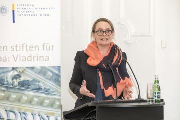 Prof. Dr. Claudia Weber - Stellv. Leiterin des Viadrina Institut für Europa Studien 