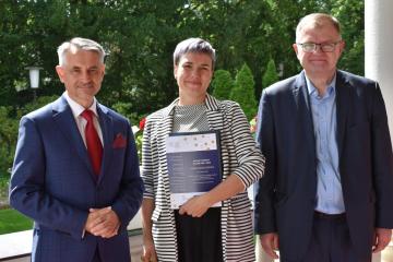 Prof. Dr. Igor Kąkolewski, Anna Grochocka, S.E. Dariusz Pawłoś (Auszeichnung in der Kategorie Masterarbeit)