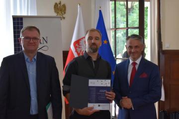 Prof. Dr. Igor Kąkolewski, Dr. Christoph-Malte Maisch, S.E. Dariusz Pawłoś (Auszeichnung in der Kategorie Dissertation)